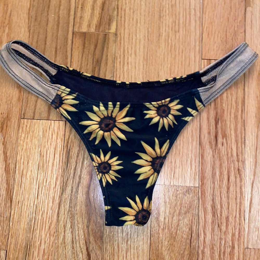 Bikini bottoms